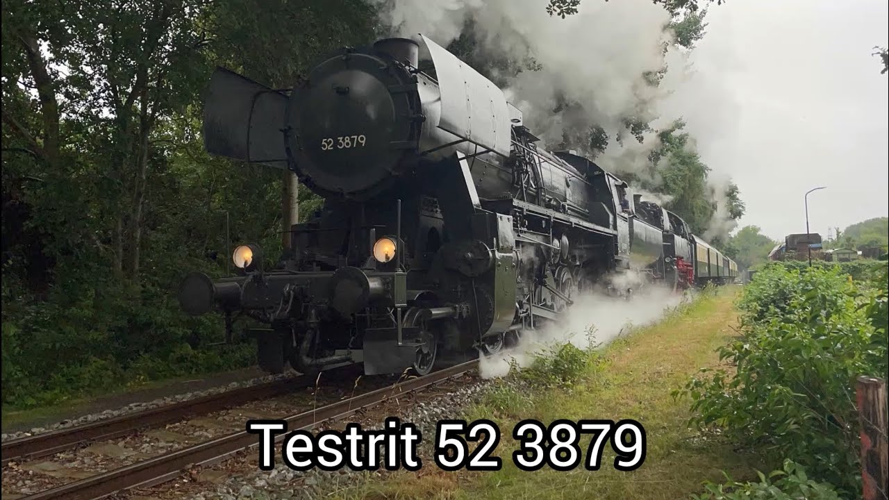 De 52 3879 rijd een test rit en dubbel tractie met de 65 018. Veluwse stoomtrein.