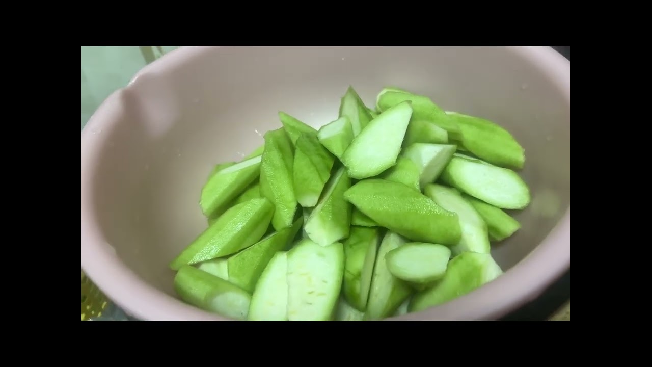 ម្ហូបសុខភាពសម្បូរកាកសរសៃ វីតាមីន|How to cook fish meat ball with luffa and ivy  gourd.