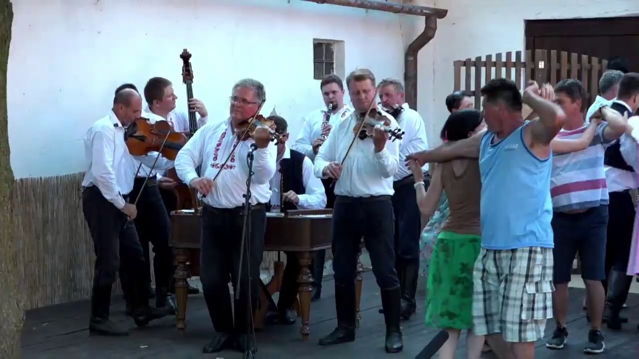 Folklorn&iacute; soubor Včelaran / sobota 27. 6. v 18:30 / iFolklorn&iacute; Str&aacute;žnice 2020