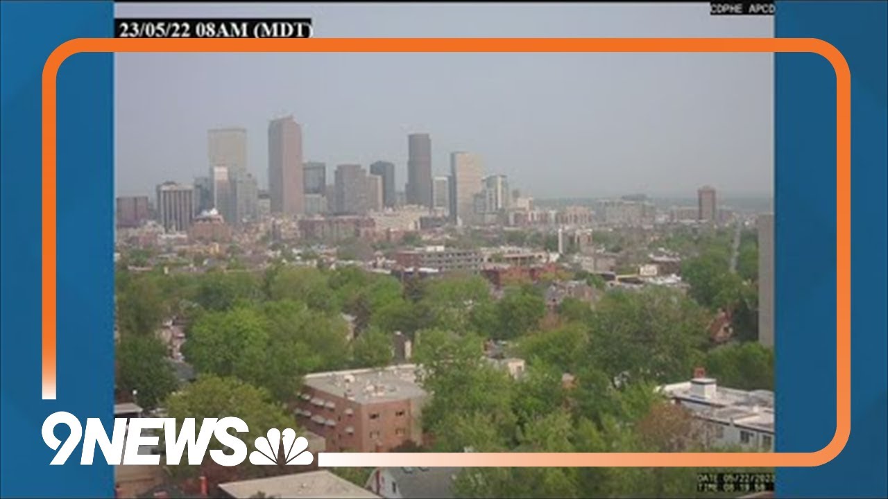 Timelapse video shows dense smoke move into Denver Monday morning