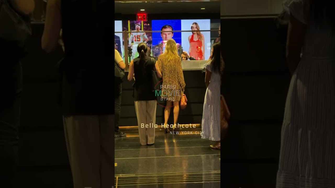 Bella Heathcote shopping in Rockefeller Center @Newyorkcity2025  #bellaheathcote@bellaheathcote