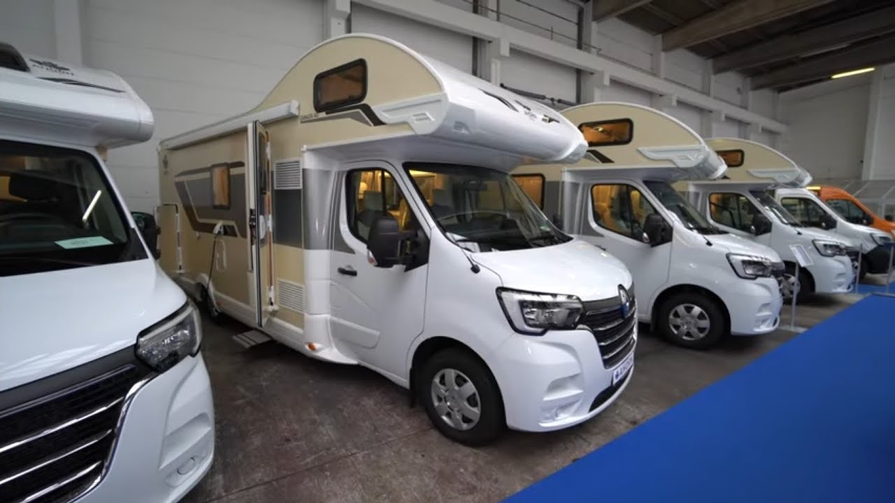 Wohnmobil 2021 Neuheiten Ahorn Canada AD. Viel Platz und Stehhöhe für 4 Personen.
