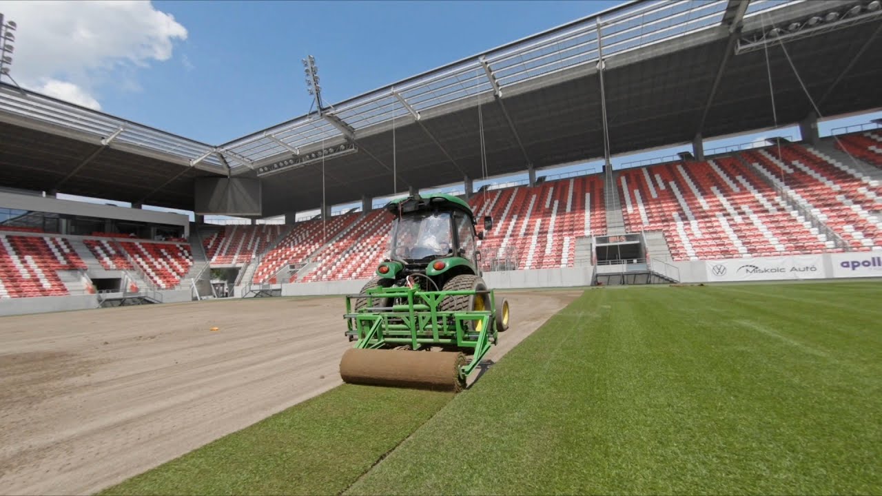 Elkészült a DVTK Stadion vadonatúj gyepszőnyege | 2022. június 16. | DVTK TV