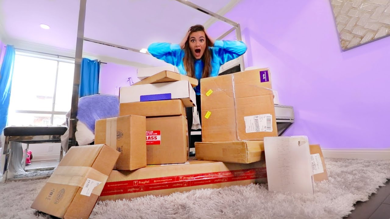 what I came home to after 2 weeks of traveling... HUGE UNBOXING! | Cloe Feldman