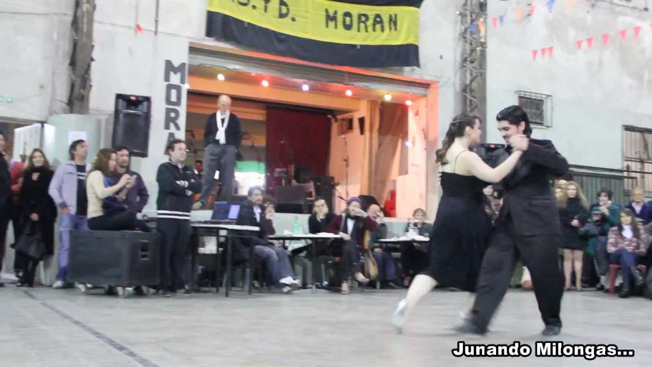 ARIADNA NAVEIRA Y FERNANDO SANCHEZ en La Milonga del Moran (Mayo 2012)