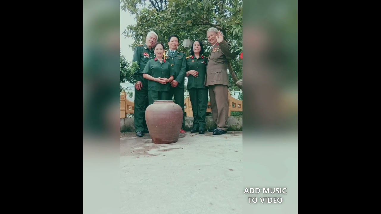 Gặp gỡ đồng đội 