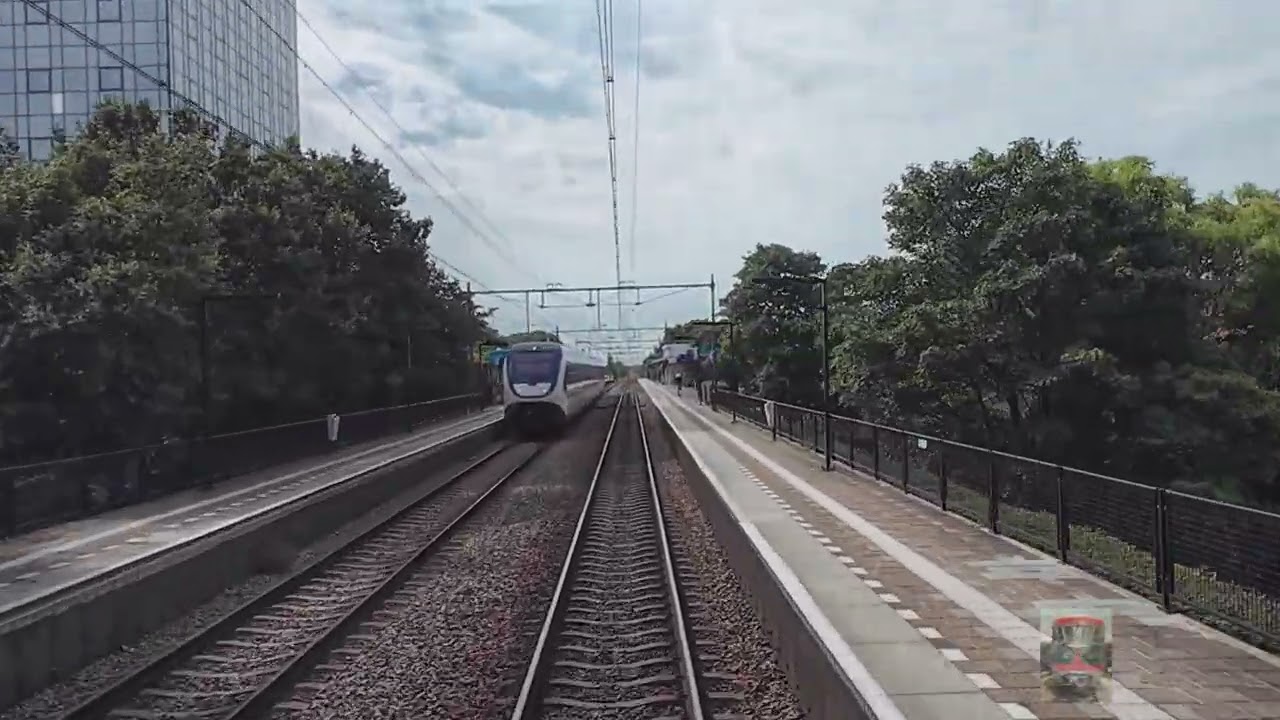 Поездка с машинистом поезда из Харлема в Гаагу.