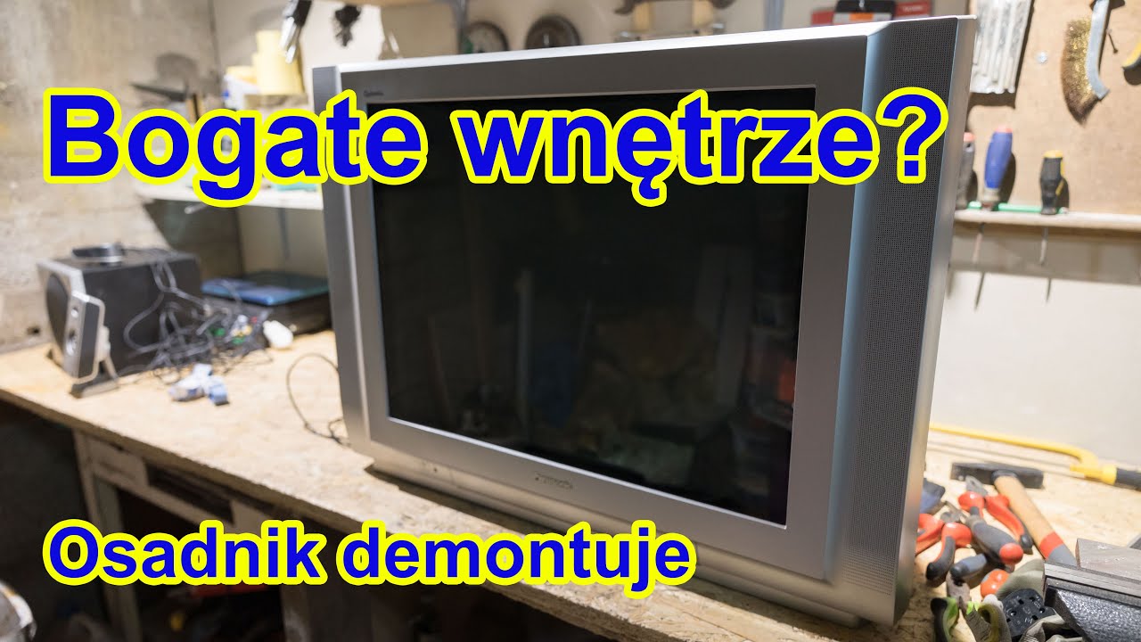 Demontaż wielkiego telewizora. Ile surowca odzyskałem?