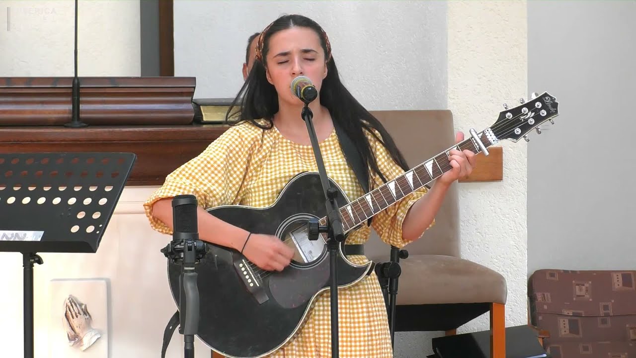 Simina Mihai | De ce te plângi când toţi lovesc în tine