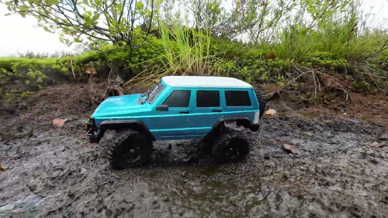 SG Pinecone 1803 1:18 Jeep Cherokee mud offroad
