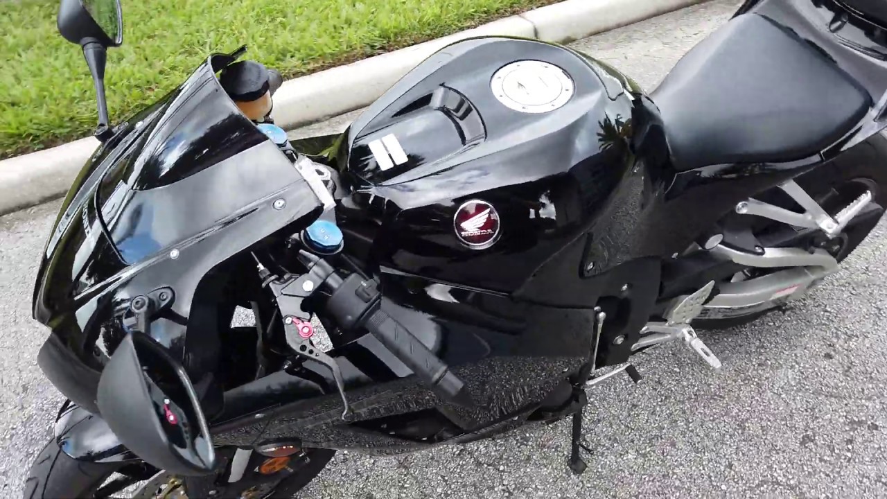 2015 Honda CBR 600 RR in Black Walk Around and Start Up Video