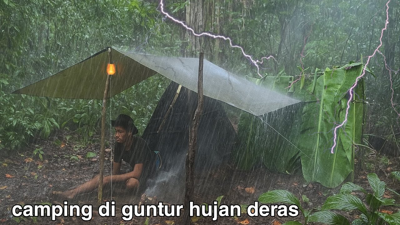 3 Hari Terjebak Hujan Deras di Hutan! Tenda Daun Pisang Hampir Roboh!