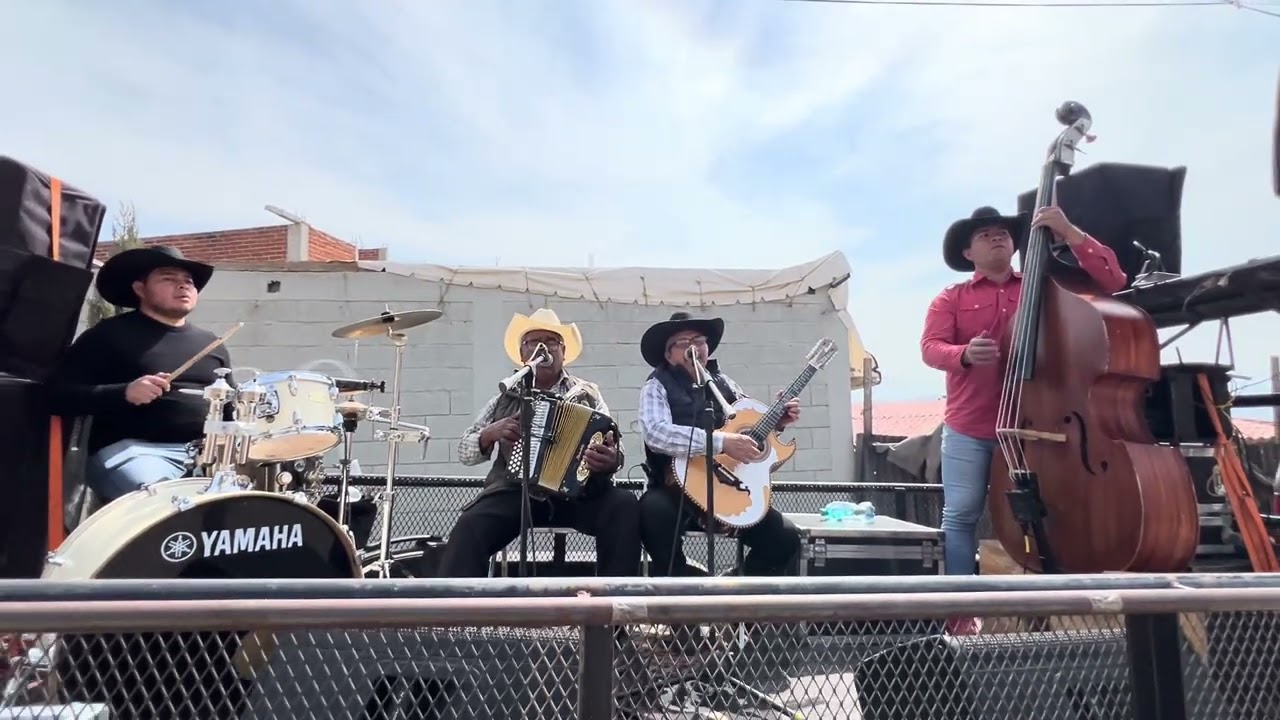 LOS HUMILDES DEL SUR cantando en las calles