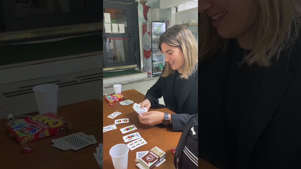 Teaching Sandra how to play SCOPA #hostel #hostelworld #hostellife #cartenapoletane #scopa #cards