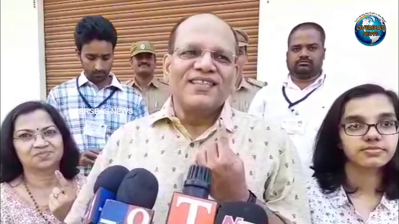 Excise Commissioner Somesh kumar Casts his Vote along With Family Members | Overseas News