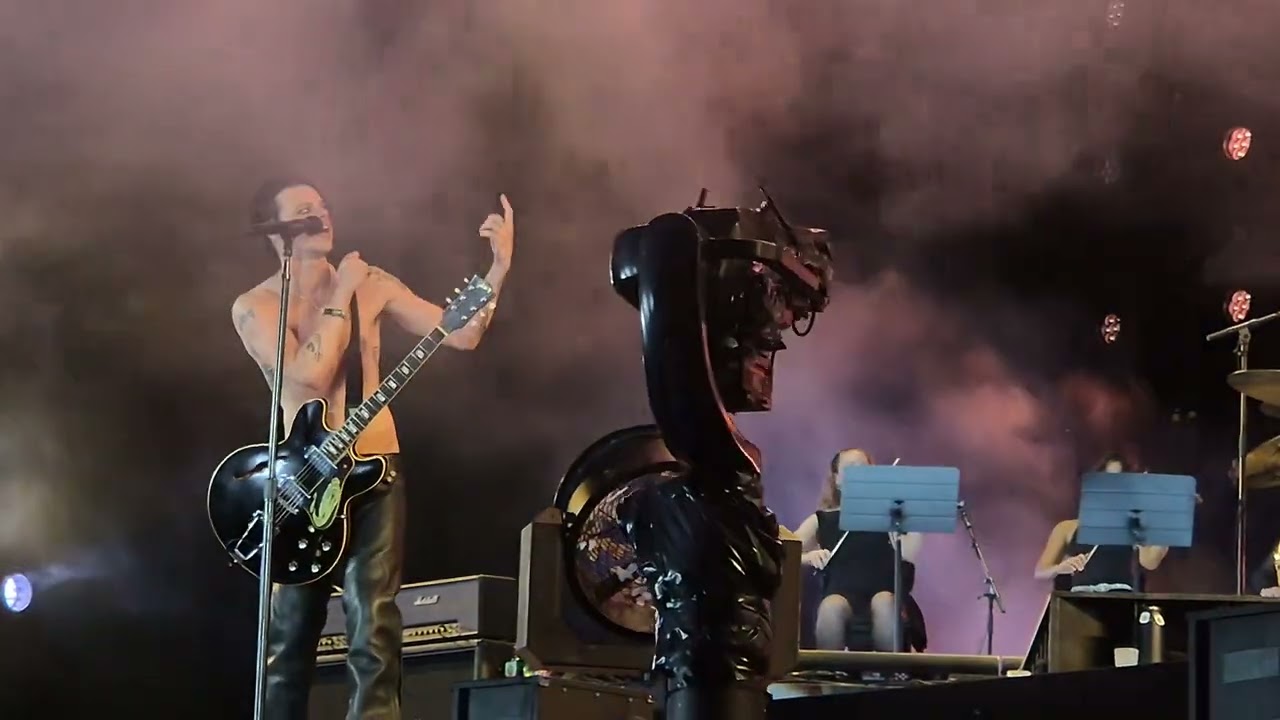 Yungblud - Bittersweet symphony, live at Rock Werchter, July 2025 @yungblud 