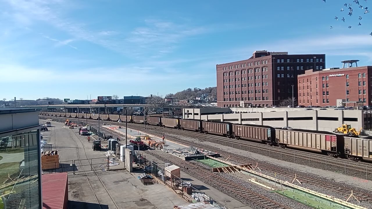 UNION PACIFIC 3028 SD70AH-T4 leading loaded, cold train With a dpu going through union station