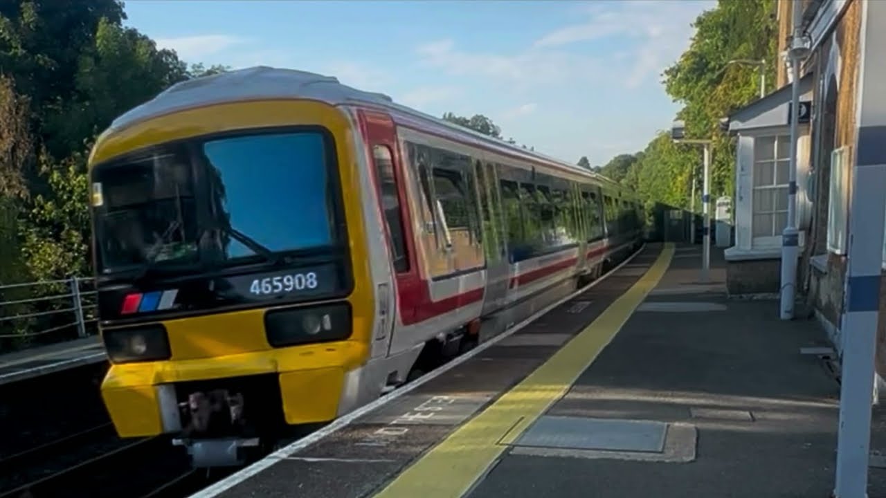 Network Southeast Livery ( Chris Green ) Railway 200 ( 465908 ) Southeastern & Freight Train