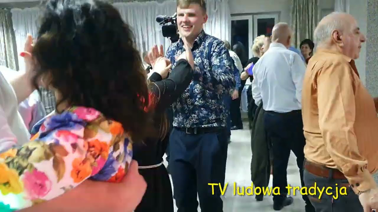 TA WSPANIAŁA MŁODZIEŻ uświetniła potańcówkę karnawałową we Klwowie