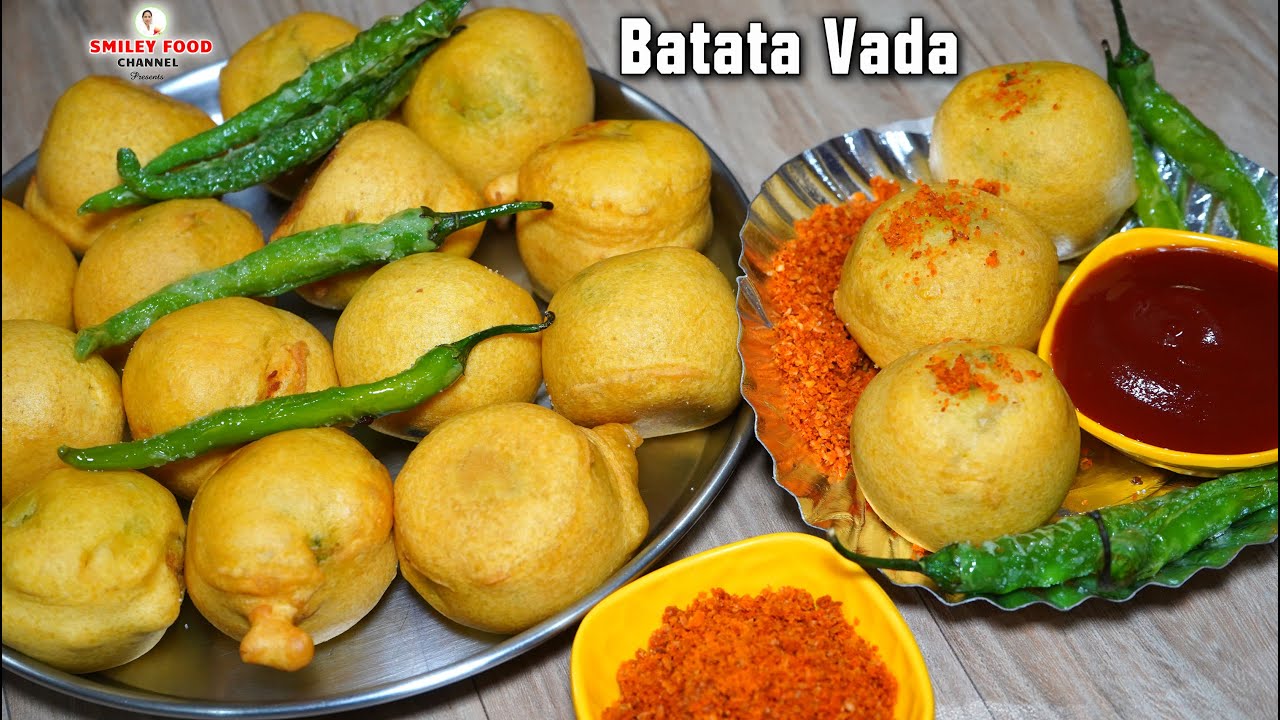 महाराष्ट्र का फेमस बटाटा वड़ा | Batata Vada Recipe | Maharastrian Vada Pav in Hindi | Smiley Food