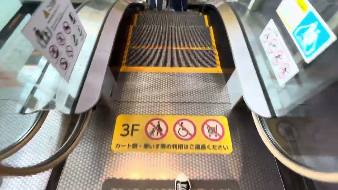【広角カメラテスト】ららぽーと磐田のエスカレーター