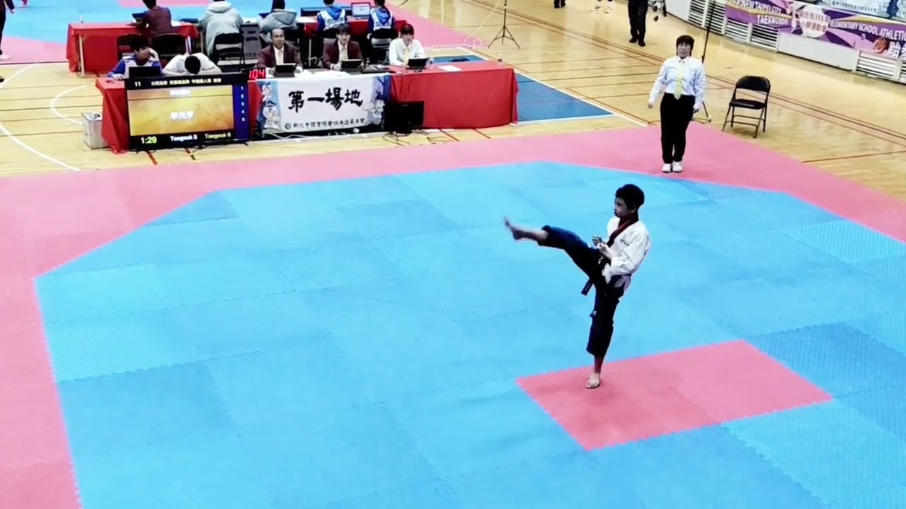 20260305新北市小學運動會跆拳道比賽/國小男童甲組複賽/李元亨/太極5、6章