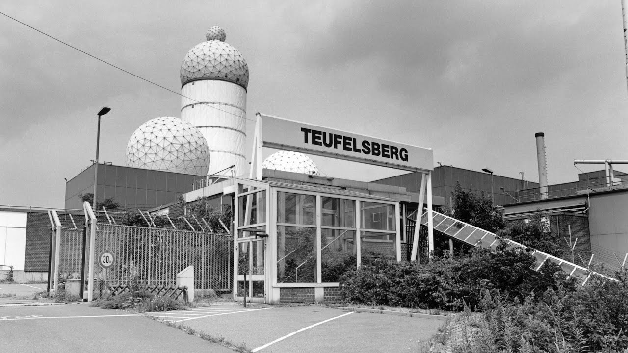 Teufelsberg Berlin - Field Station Berlin Teufelsberg - NSA, Lost Place 1996 - Michael Müller-Monsé