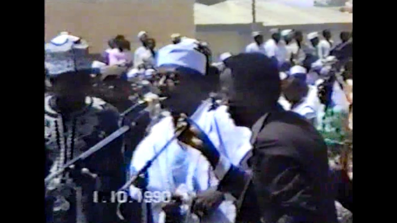 ALHAJI SHEHU AJILO A BIKIN GANI DAURA 1990