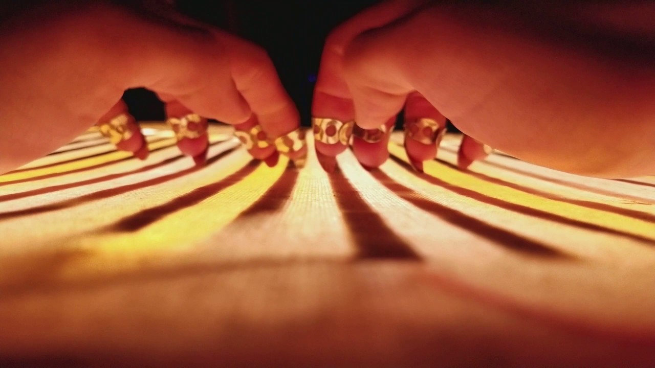 ASMR - Canvas scratching with fingerpicks