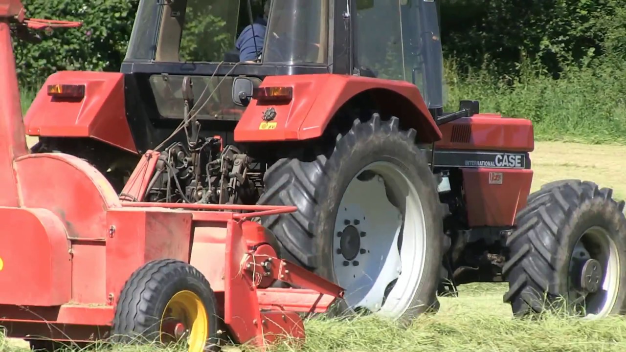 IH 956XL AND TAARUP 106 FORAGE HARVESTER