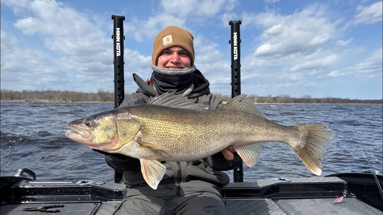 Невероятный клев судака при ветре 35 миль в час! (Грин-Бей, Висконсин)