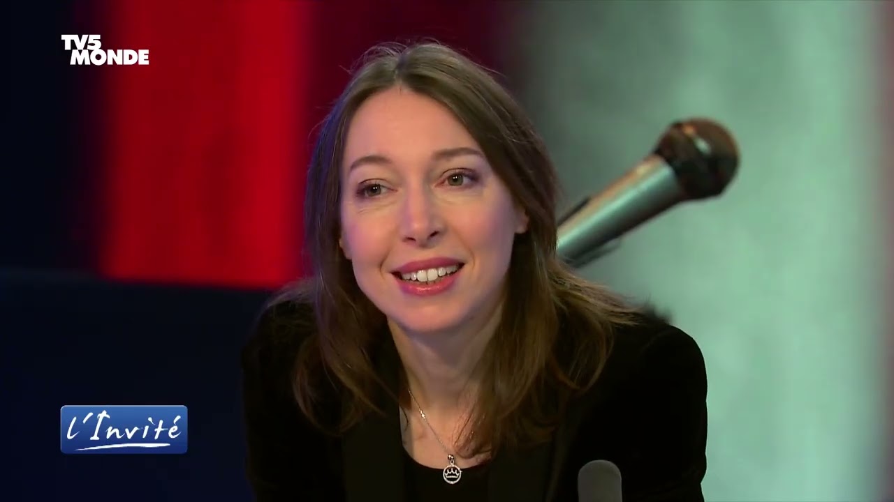 Jeanne CHERHAL : 