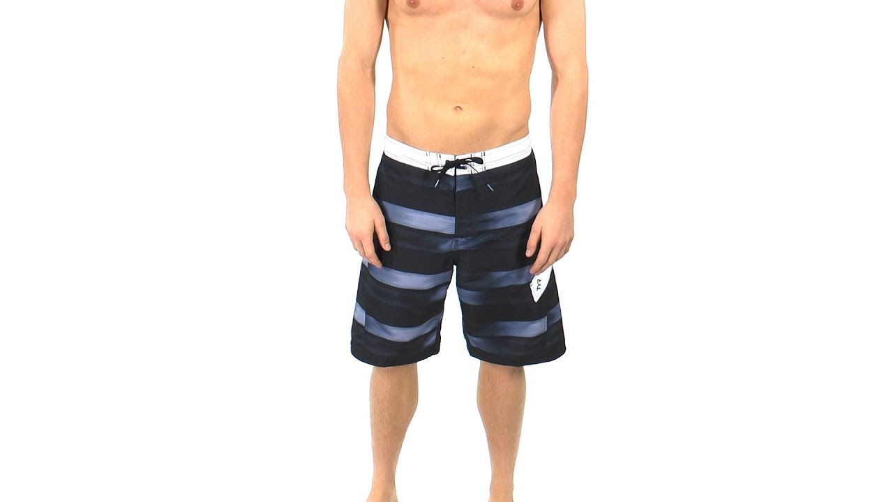 TYR Men's Fading Stripe Boardshort | SwimOutlet.com