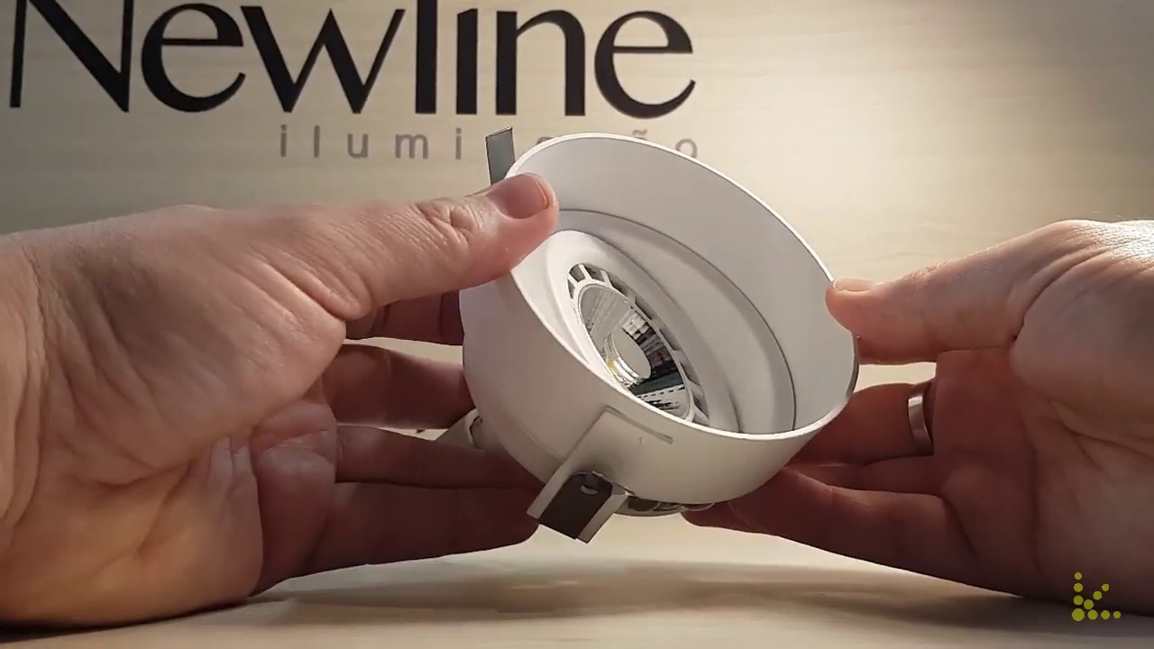 Sistema SnapFit de troca de l&acirc;mpadas dos embutidos NoFrame - Newline
