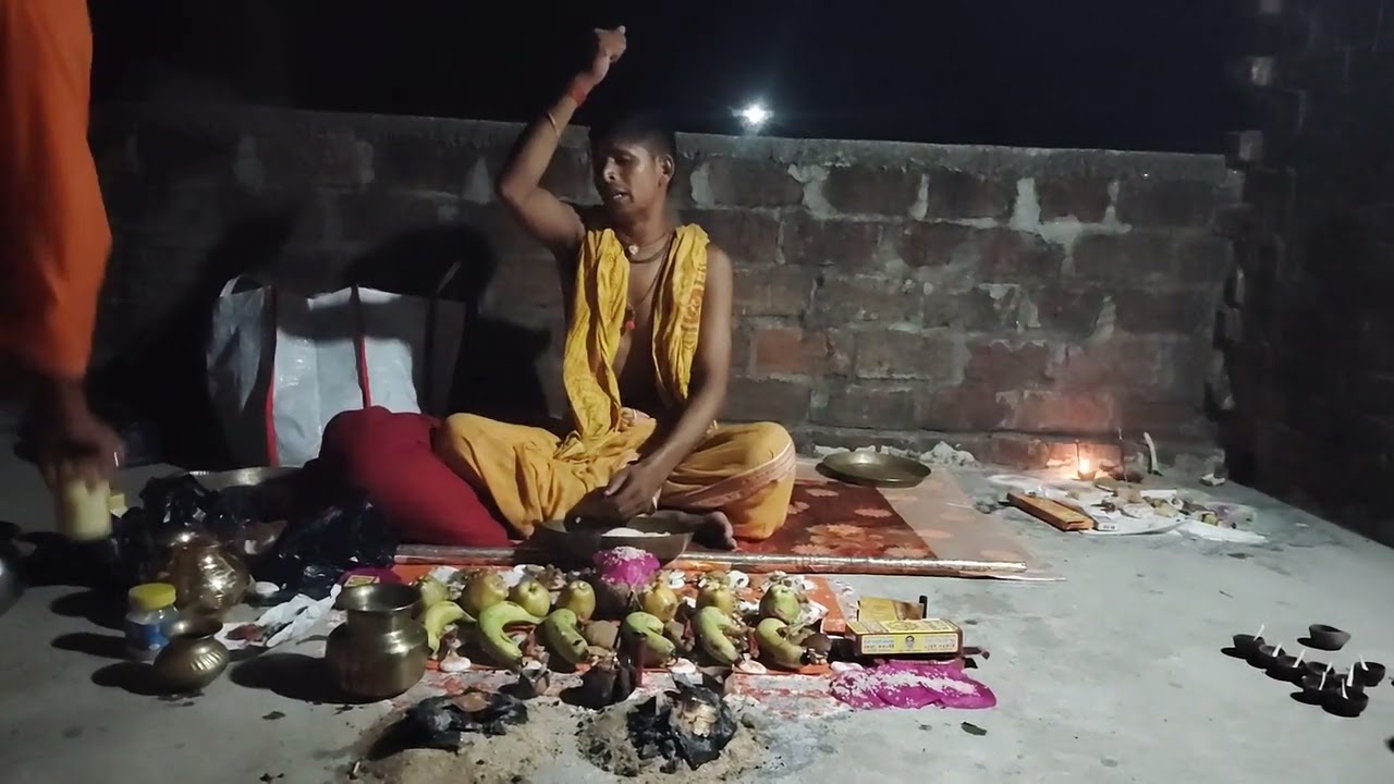 पंकज भगत कौआकोल तरौन देखो किस तरीका से सभी देवता का सुमरन कर के कैसे बुला रहे हैं 9241734839🙏🙏🚩🚩🚩🚩