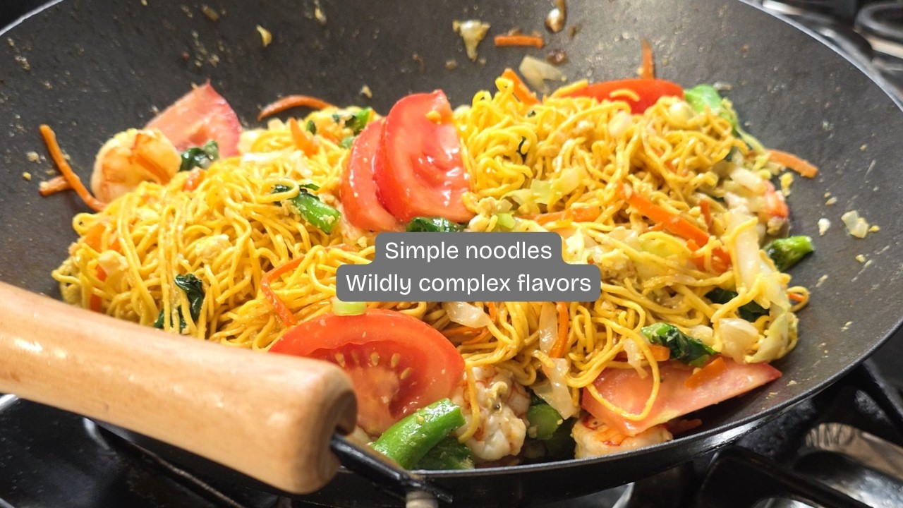 Mi Goreng fast, affordable, & packed w/flavor #dinnerideas #easycooking #comfortfood #noodles