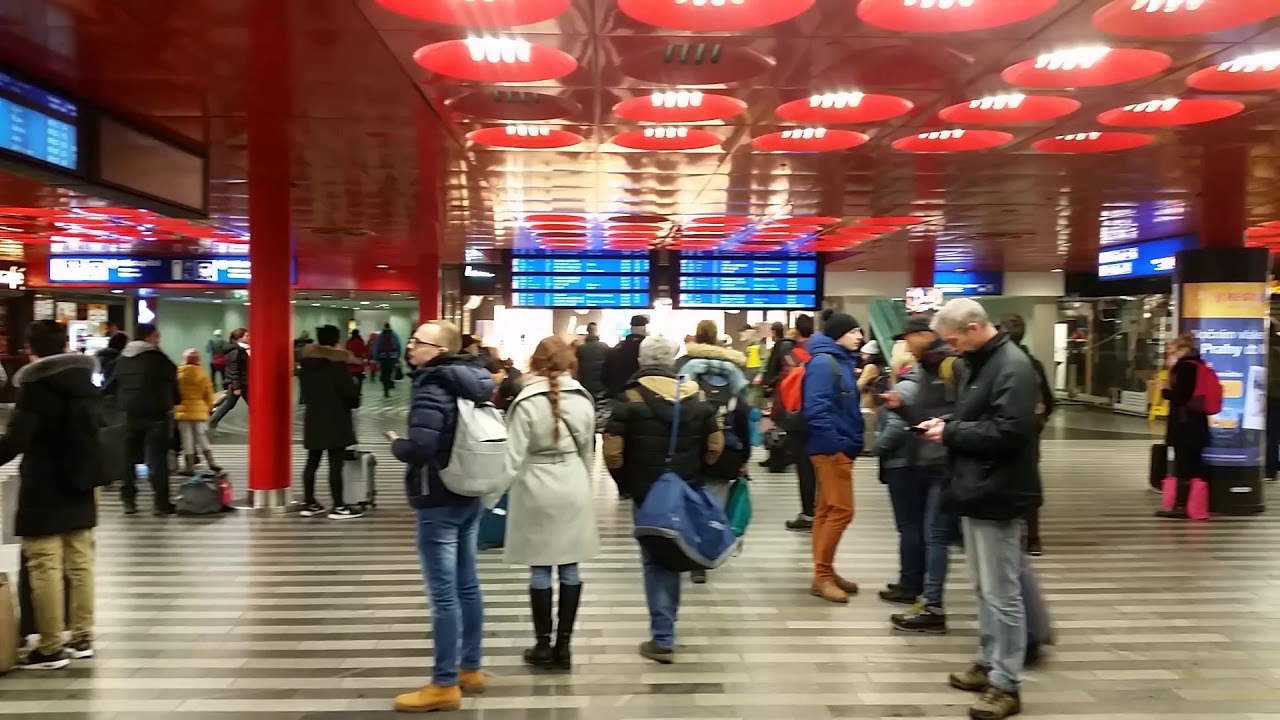 prague main train station