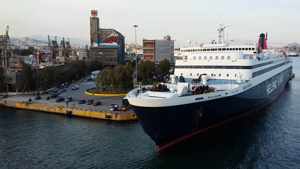 salida del puerto de Pireos, Atenas. abril 2019