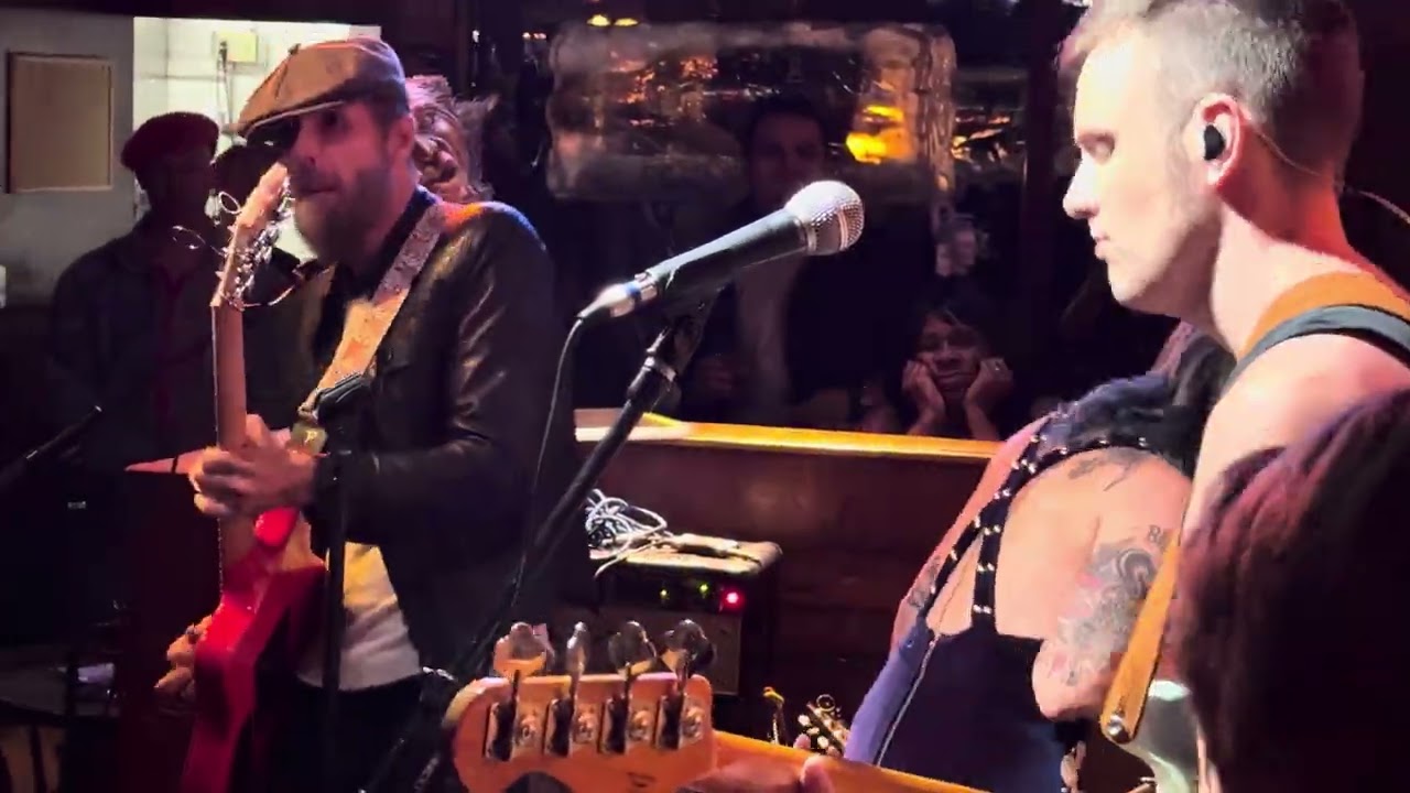 Beaux Gris Gris put on a phenomenal show tonight at the Maui Sugar Mill Saloon in Tarzana!