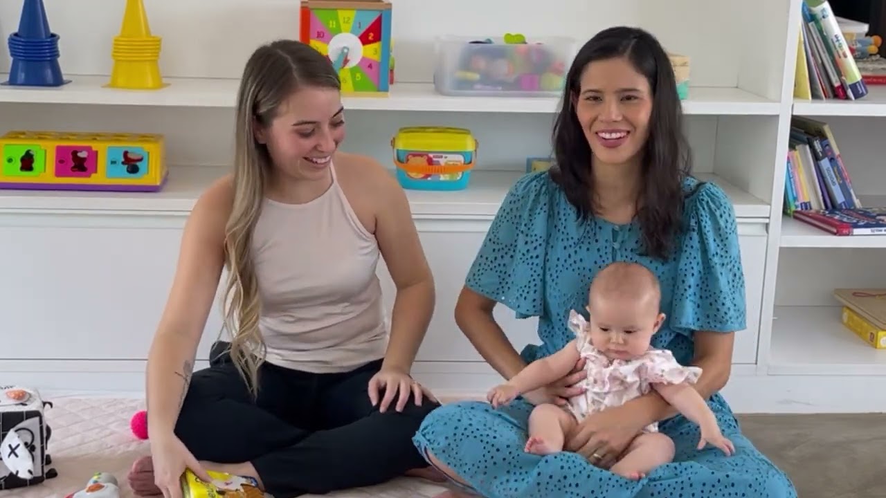 Como estimular o bebe a segurar objetos? | Pediatria Descomplicada