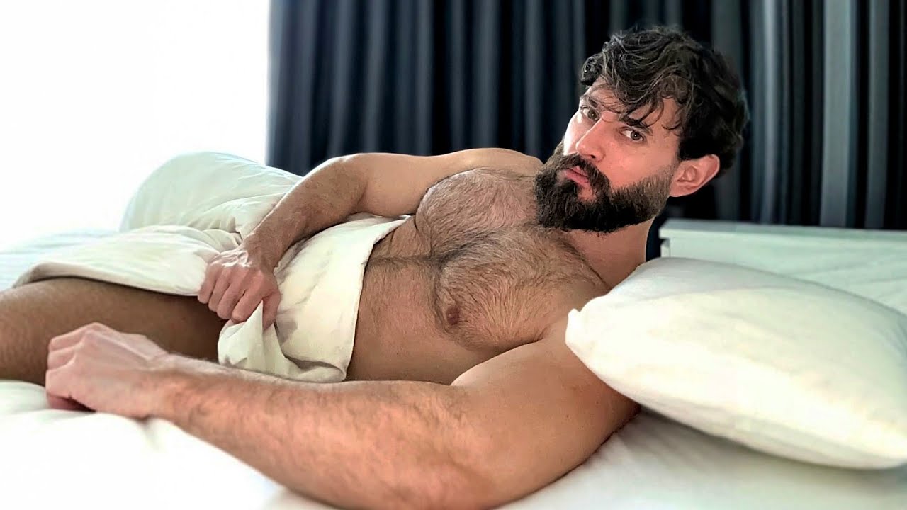 Turkish Bearded Muscular 💪 Hunk