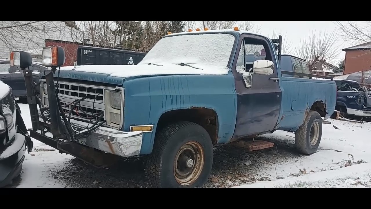 11 30 25 SH*TBOX CHEVY SQUARE BODY PICKUP ЗАМЕЧЕН НА АВТОРАЗБОРКЕ В МОНТРЕАЛЕ
