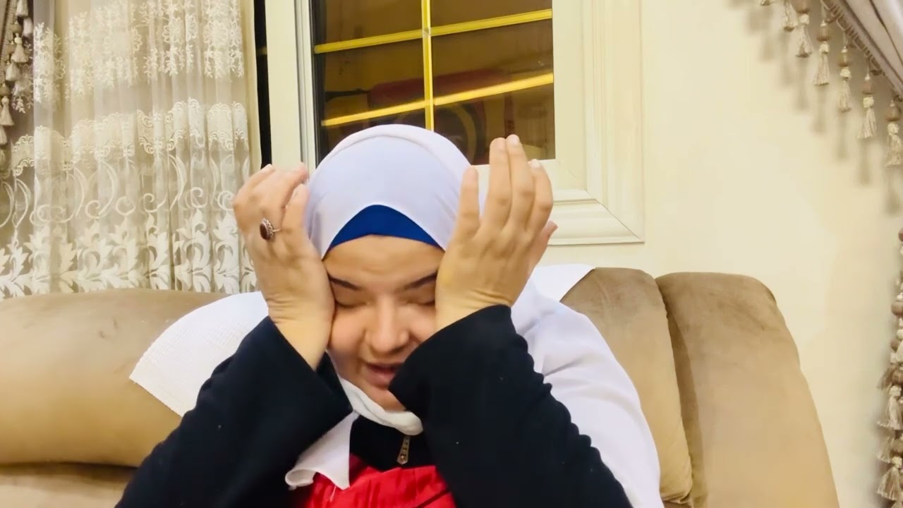 بدلوا الكراسي من غير تنظير وقله ادب حسبي الله ونعم الوكيل