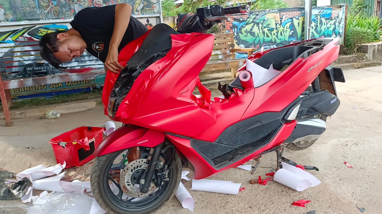 Cara cepat bungkus wrap motor Honda PCX agar tidak keropos