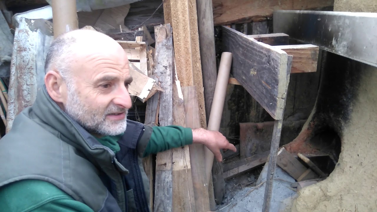 Chauffer une serre avec un poêle de masse Rocket stove en argile en permaculture