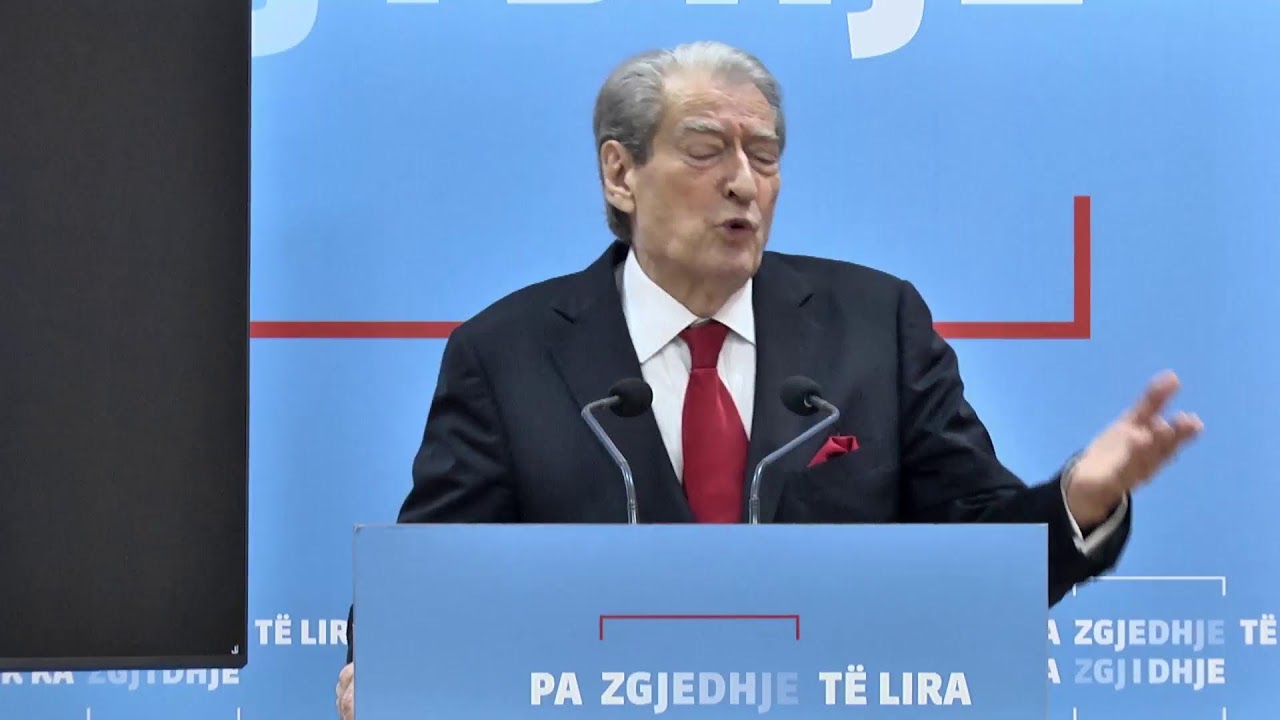 Kryetari i PD, Prof. Dr. Sali Berisha konferenc&euml; me gazetar&euml;t salla &ldquo;Azem Hajdari&rdquo;, selia e PD