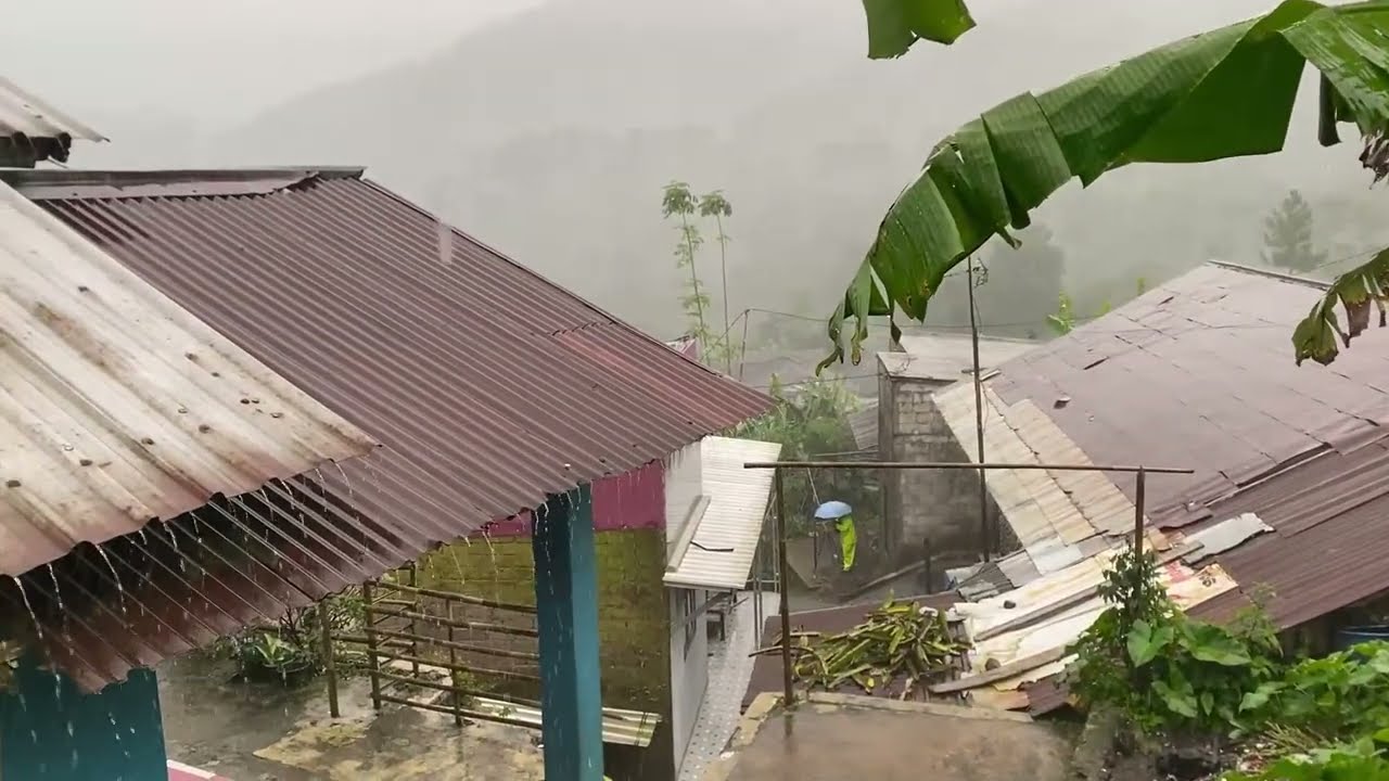 EXTREME WEATHER!🌧️ Heavy Rain Hits Village in Indonesia | Мгновенно засыпайте, чтобы преодолеть