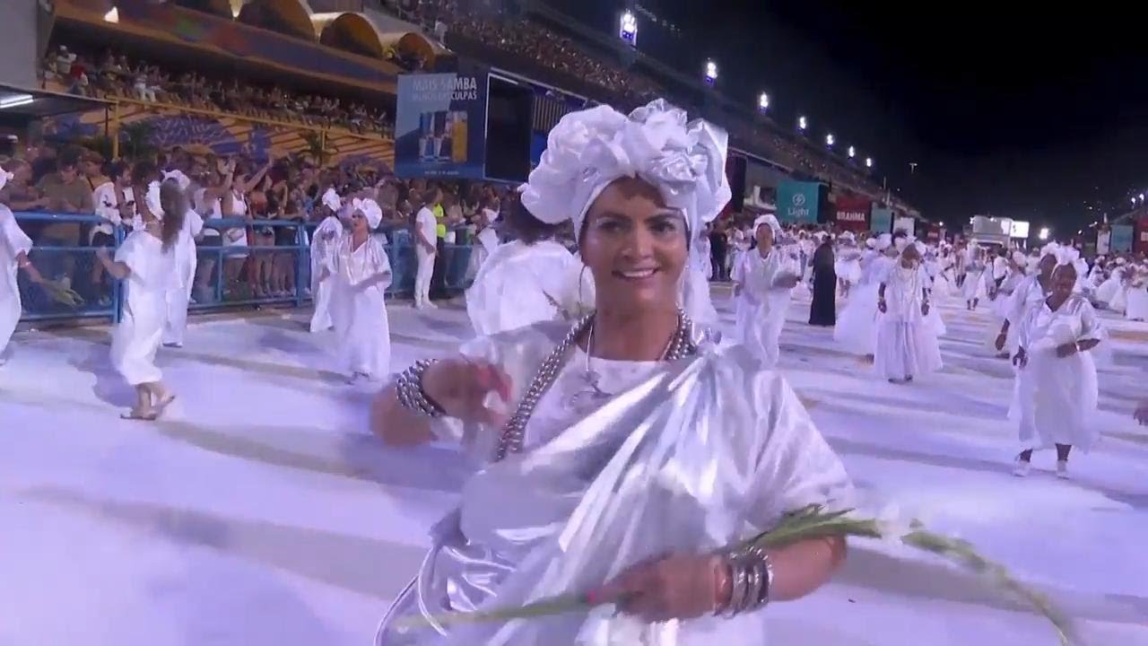 Cleansing ritual at Rio's Sambadrome ahead of carnival