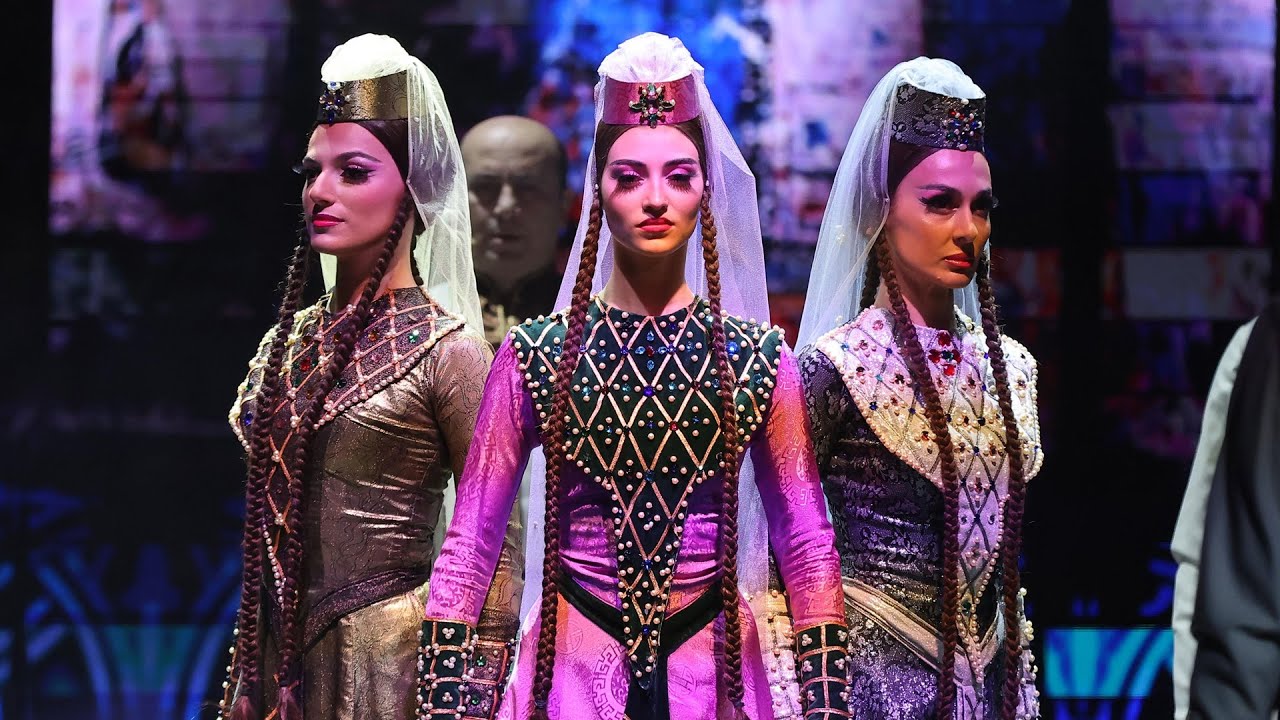 1. სამაია სადარბაზო ქართულით / Samaya – Court Dance (Georgian)