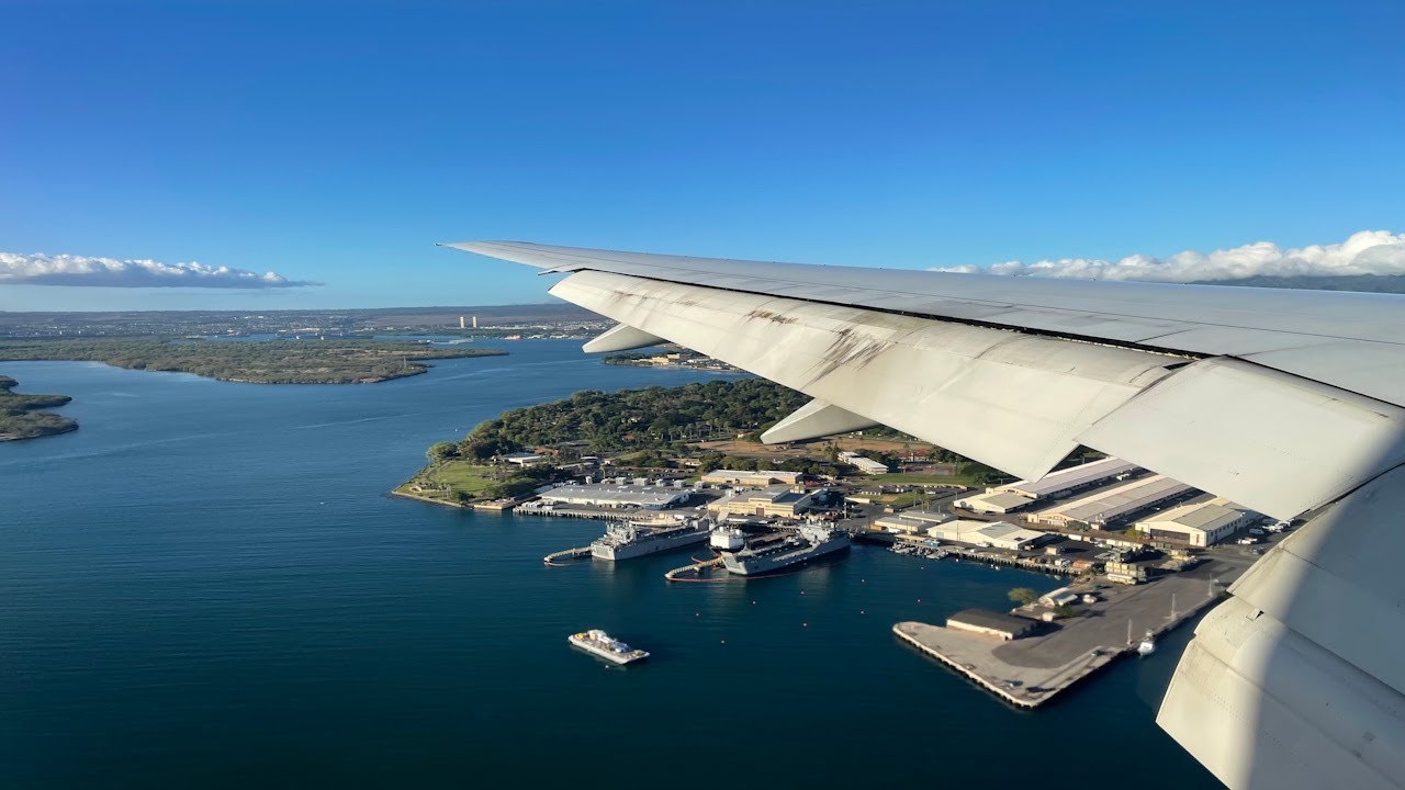American Airlines Boeing 777-200ER Descent and Landing in Honolulu
